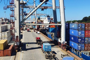 Exportações e importações aumentaram 2,5% e 12,1%, respetivamente - Maio de 2025
