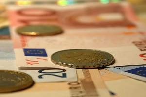 How does the recent international conjuncture reflect on the enterprises' activity?